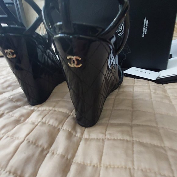 Chanel patent leather wedge - Picture 2 of 8